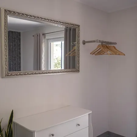 Schwalbennest * Weinsheim (Bitburg-Prum)