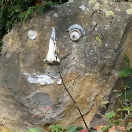 Schwalbennest * Weinsheim (Bitburg-Prum)