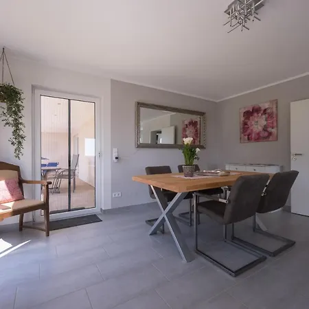 Schwalbennest * Weinsheim (Bitburg-Prum)