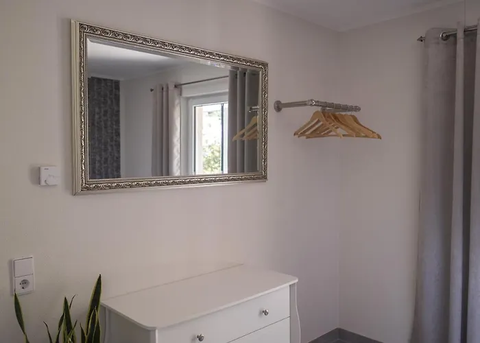 Schwalbennest * Weinsheim (Bitburg-Prum)