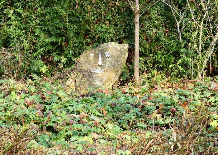 Schwalbennest * Weinsheim (Bitburg-Prum)