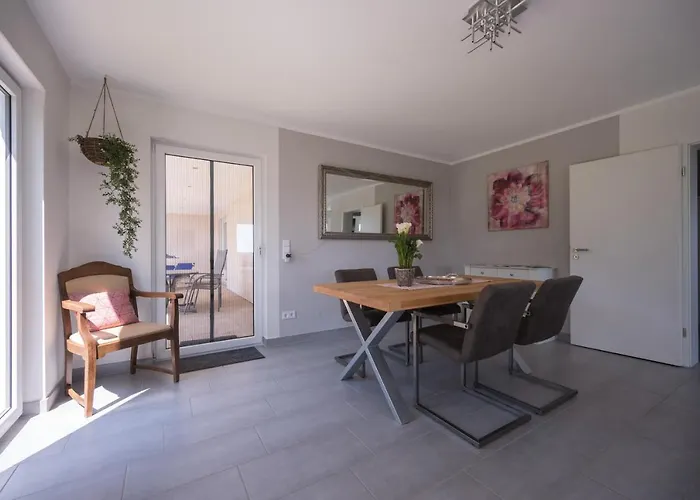 Schwalbennest * Weinsheim (Bitburg-Prum)